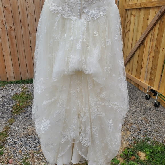 Melissa Sweet altered to an 8 Wedding Gown. - Picture 6 of 12